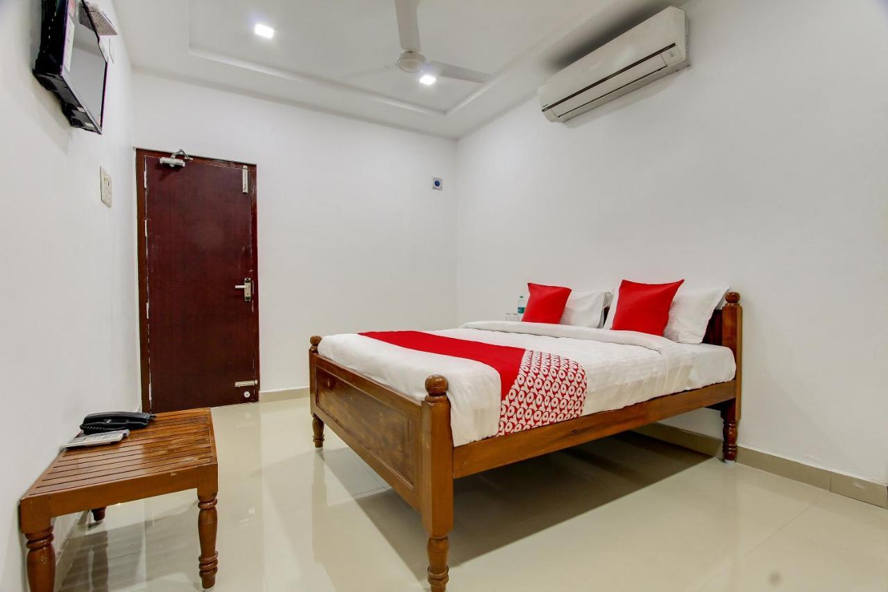 OYO 69625 Mayuraa Residency Hotel Kumbakonam Bagian luar foto