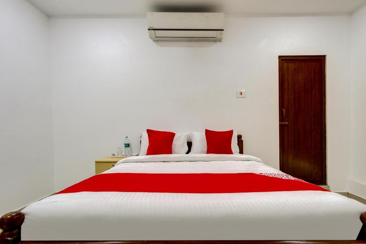 OYO 69625 Mayuraa Residency Hotel Kumbakonam Bagian luar foto